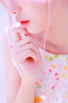 高中女子被强行扒衣服图片